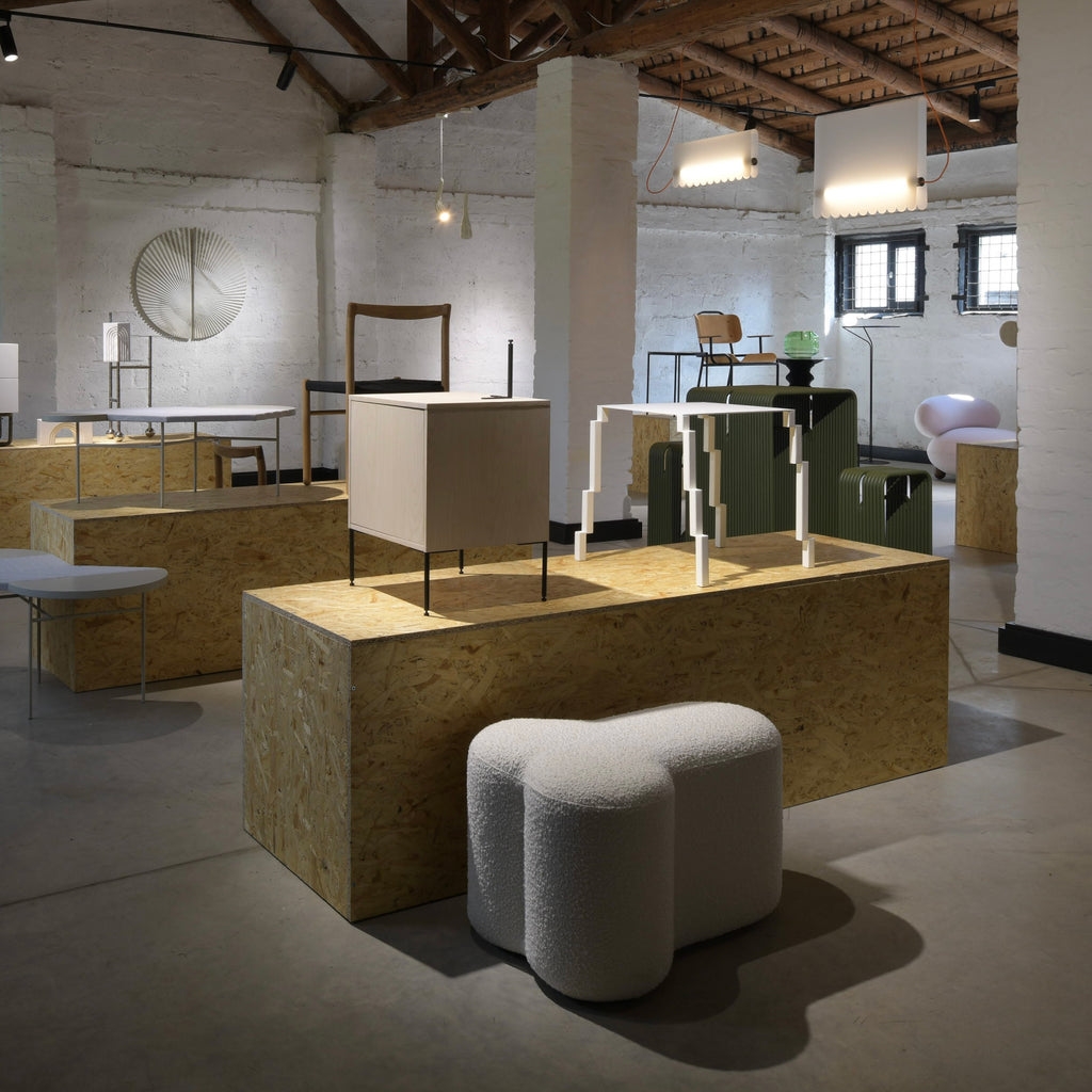 Bug 4040 - Coffee Table